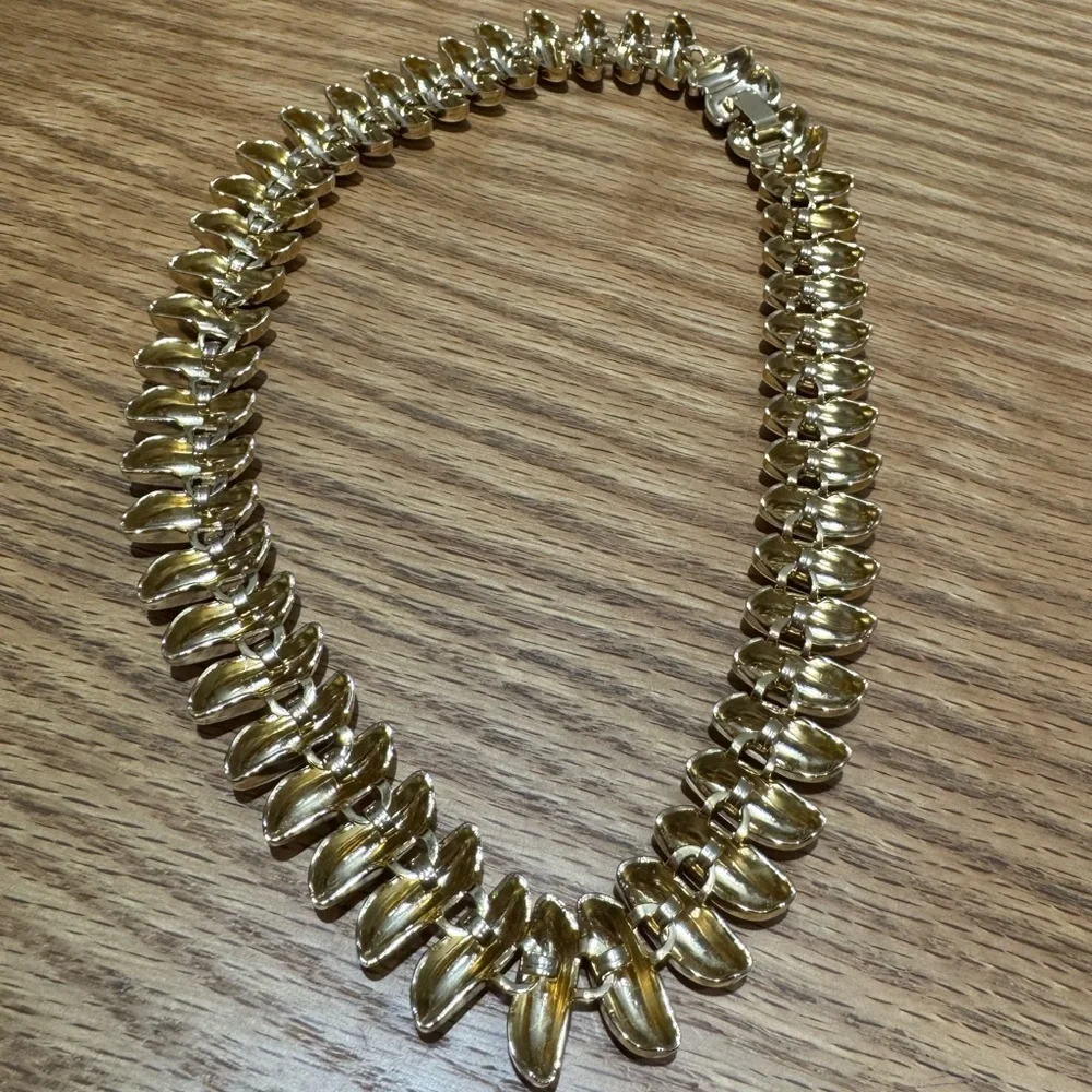 Vintage 1980s gold tone link necklace